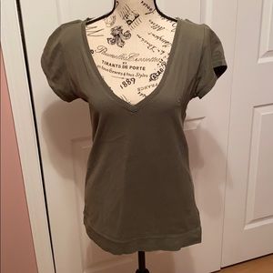 V-neck tshirt